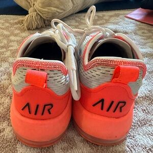 Women’s Nikes Air max